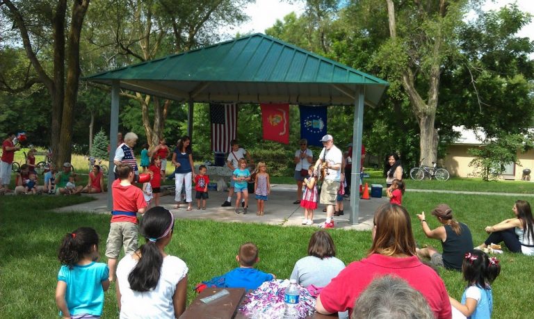 Audience and ECCO 4th of July entertainers