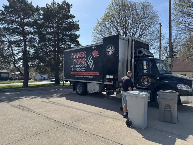 Paper shredding truck at ECCO's 2025 Spring Clean-up event (Photo courtesy of Lora Black)